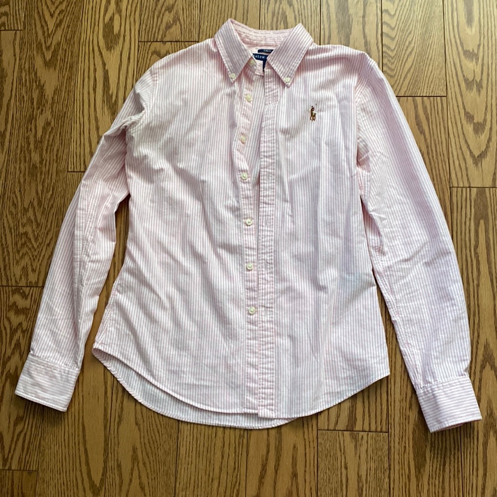Women’s Ralph Lauren Button Down size 4 slim fit